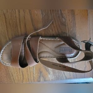 Born Lucia Brown Leather Open Toe Sandals Womens Size 9 Comfort Footbed Strappy